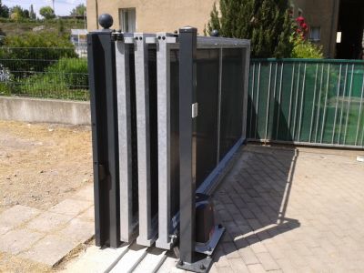 Zur Seite Teleskopschiebetore