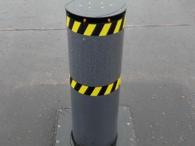 Zur Seite Poller